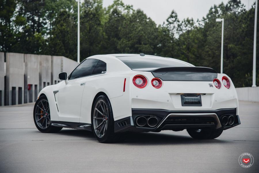  Nissan GT-R on Vossen Wheels (M-X2) 2019 года  (фото 17 из 26)